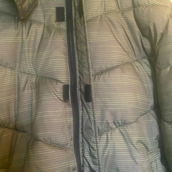 Dark Green/Black Boys/Mens Winter Jacket, size 14/16, puffer style - Picture 4 of 5